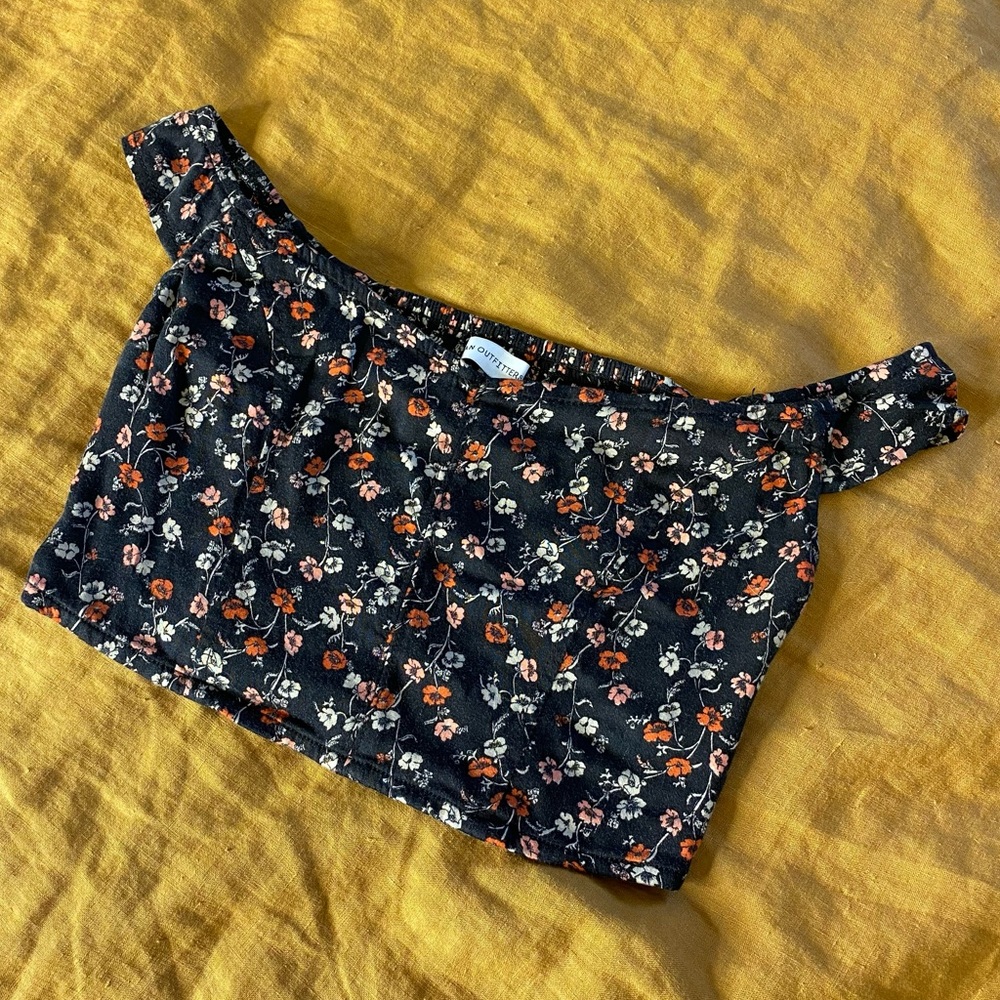 UO Super Cropped Floral Top